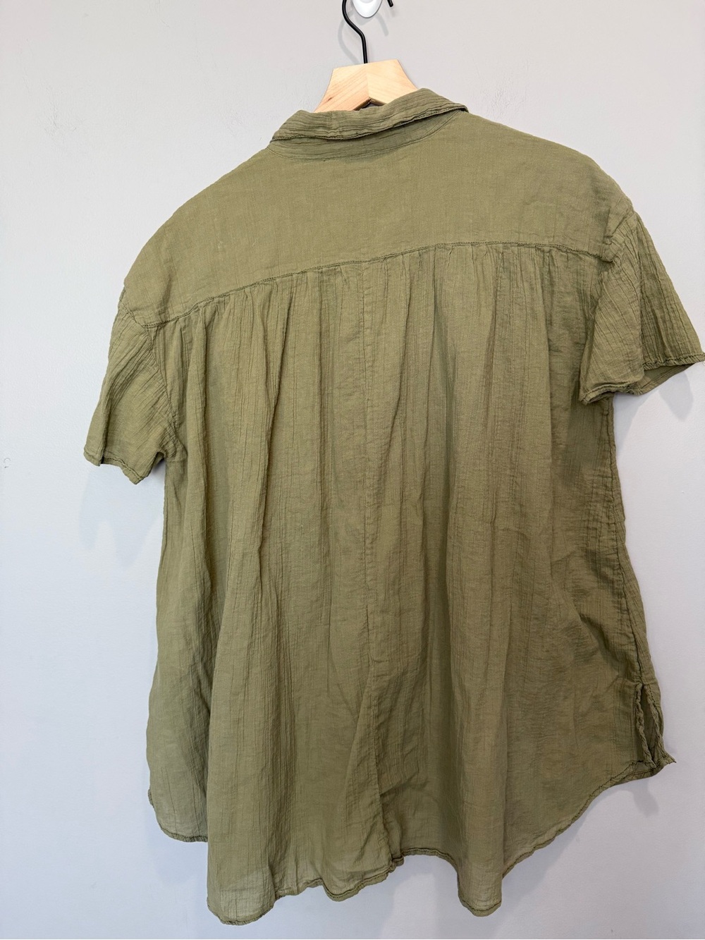Free People We The Free Float Away button-down shirt size medium - Picture 7 of 7